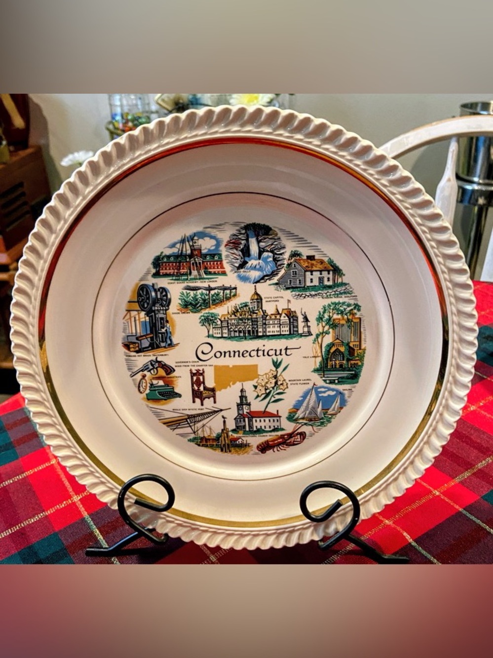 Connecticut Decorative Collector Plate - White with Multicolor Motif